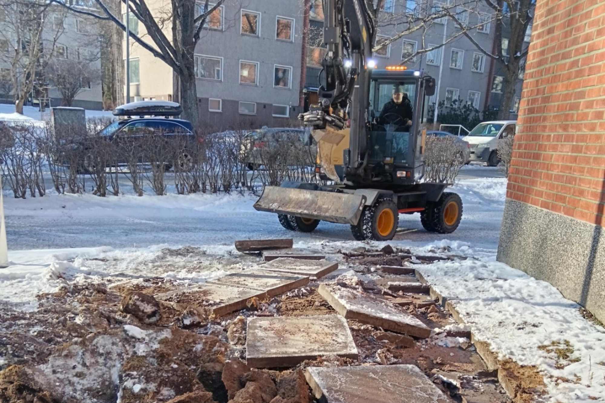 Talvirakentamista asuinalueella.